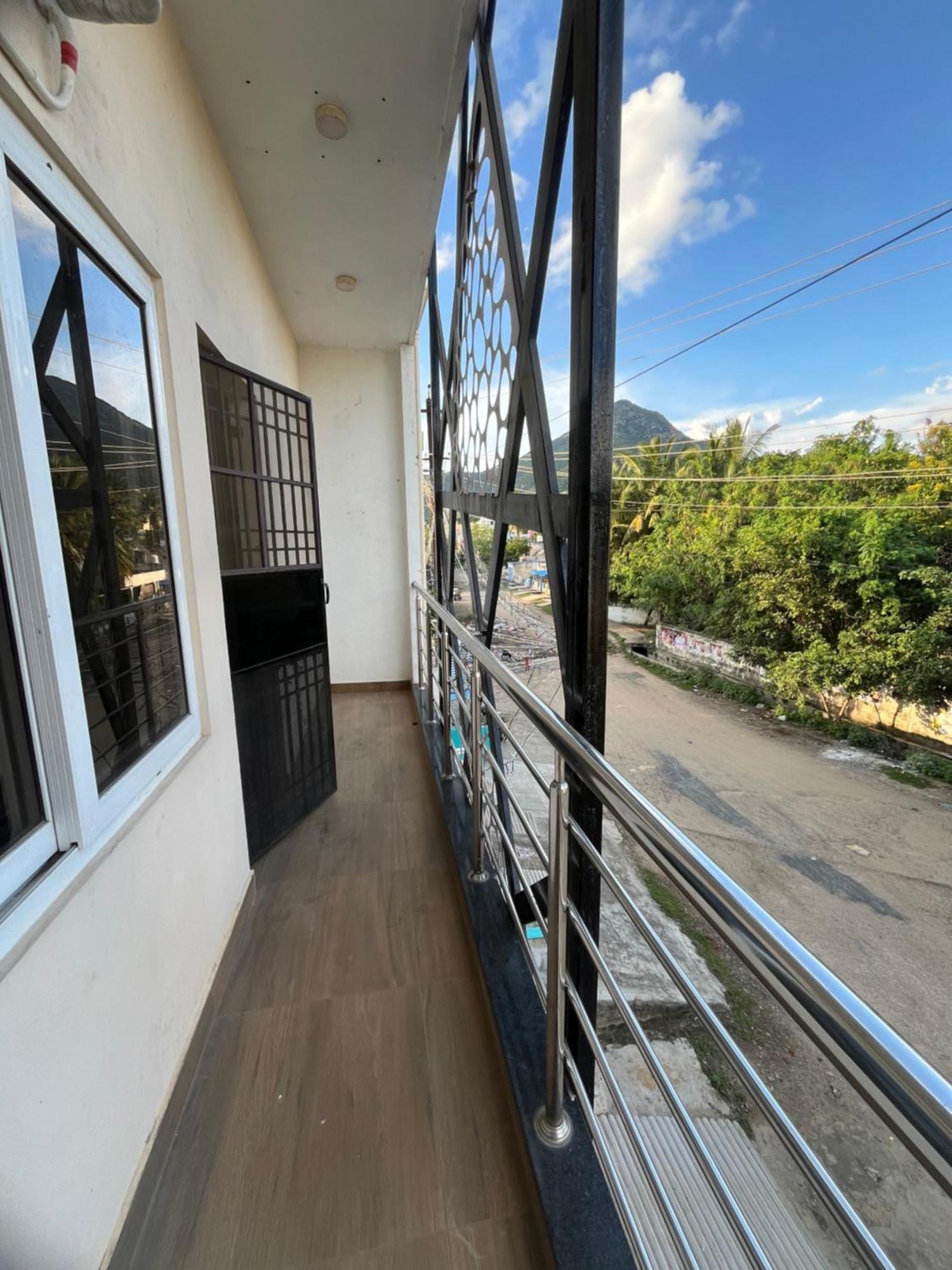 Apartament Girivalam Vista Residency Tiruvannāmalai Zewnętrze zdjęcie